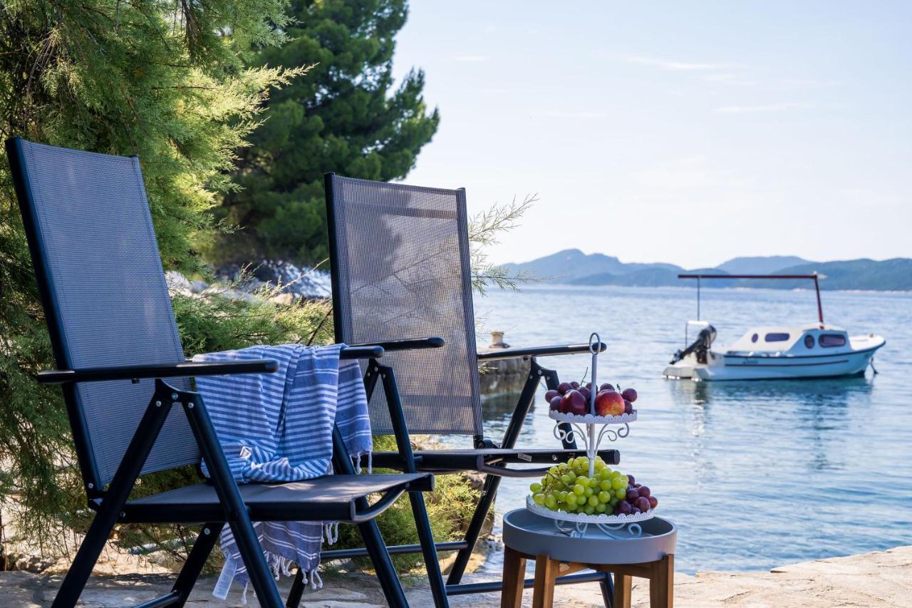 Apartments Ratac Lobrovic With Private Beach And Beautiful Sunset Slano Extérieur photo
