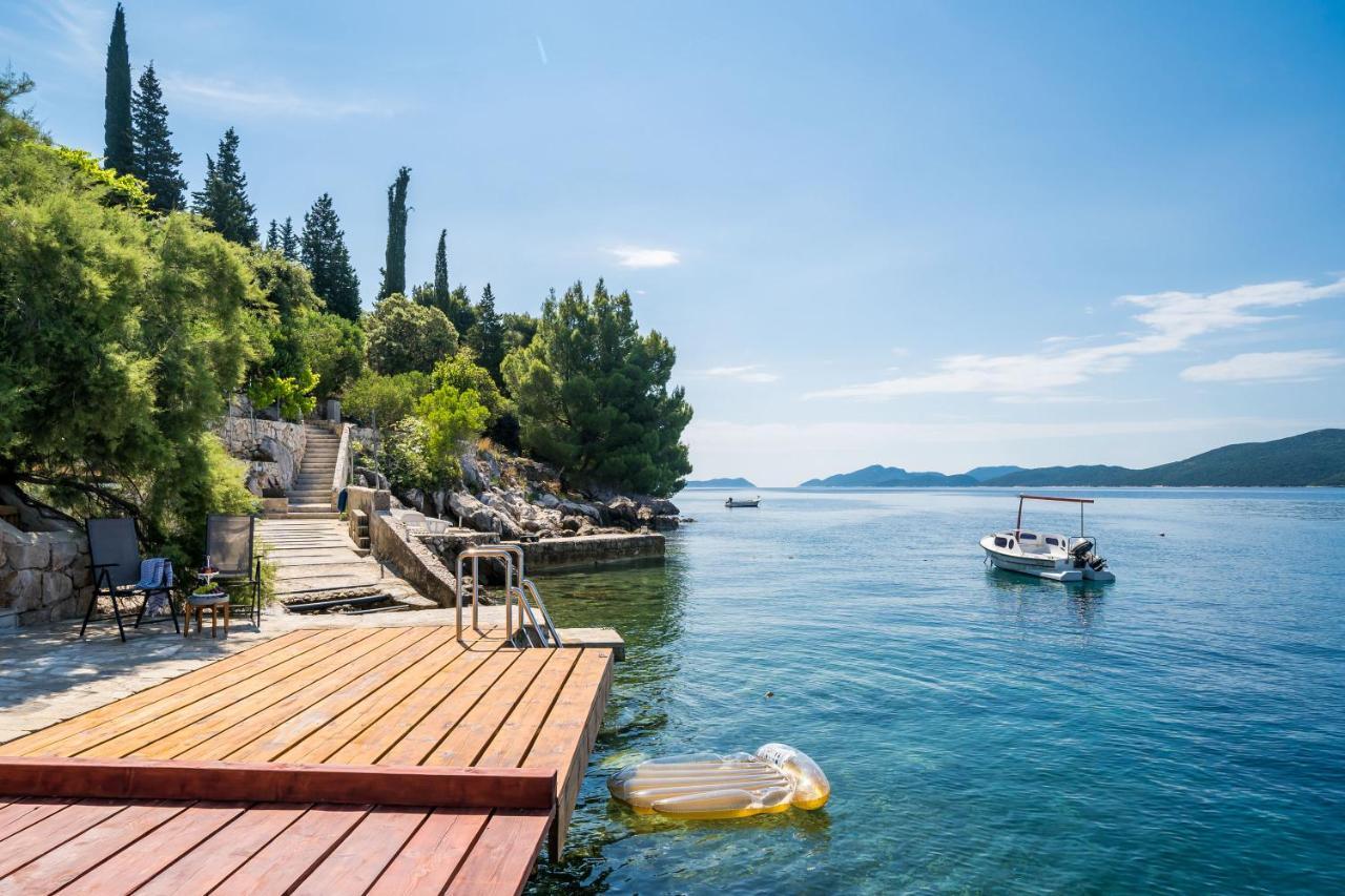 Apartments Ratac Lobrovic With Private Beach And Beautiful Sunset Slano Extérieur photo